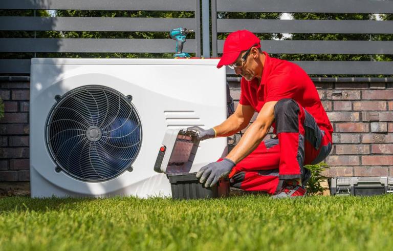 Quand faire entretenir sa pompe à chaleur à Besançon ?
